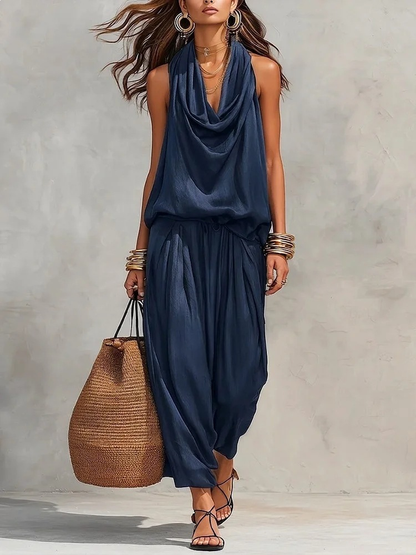 Conjunto de Top Sin Mangas con Cuello Halter y Pantalones Plisados