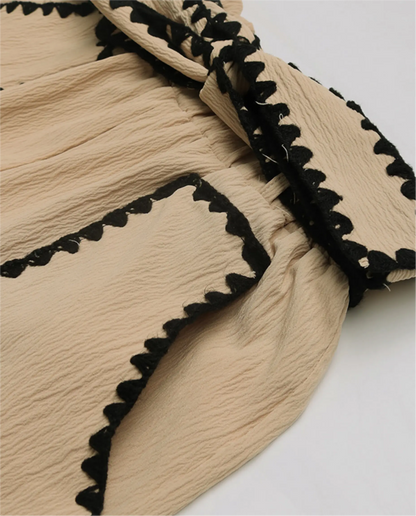 Pantalones Cortos Beige de Cintura Alta con Cinturón