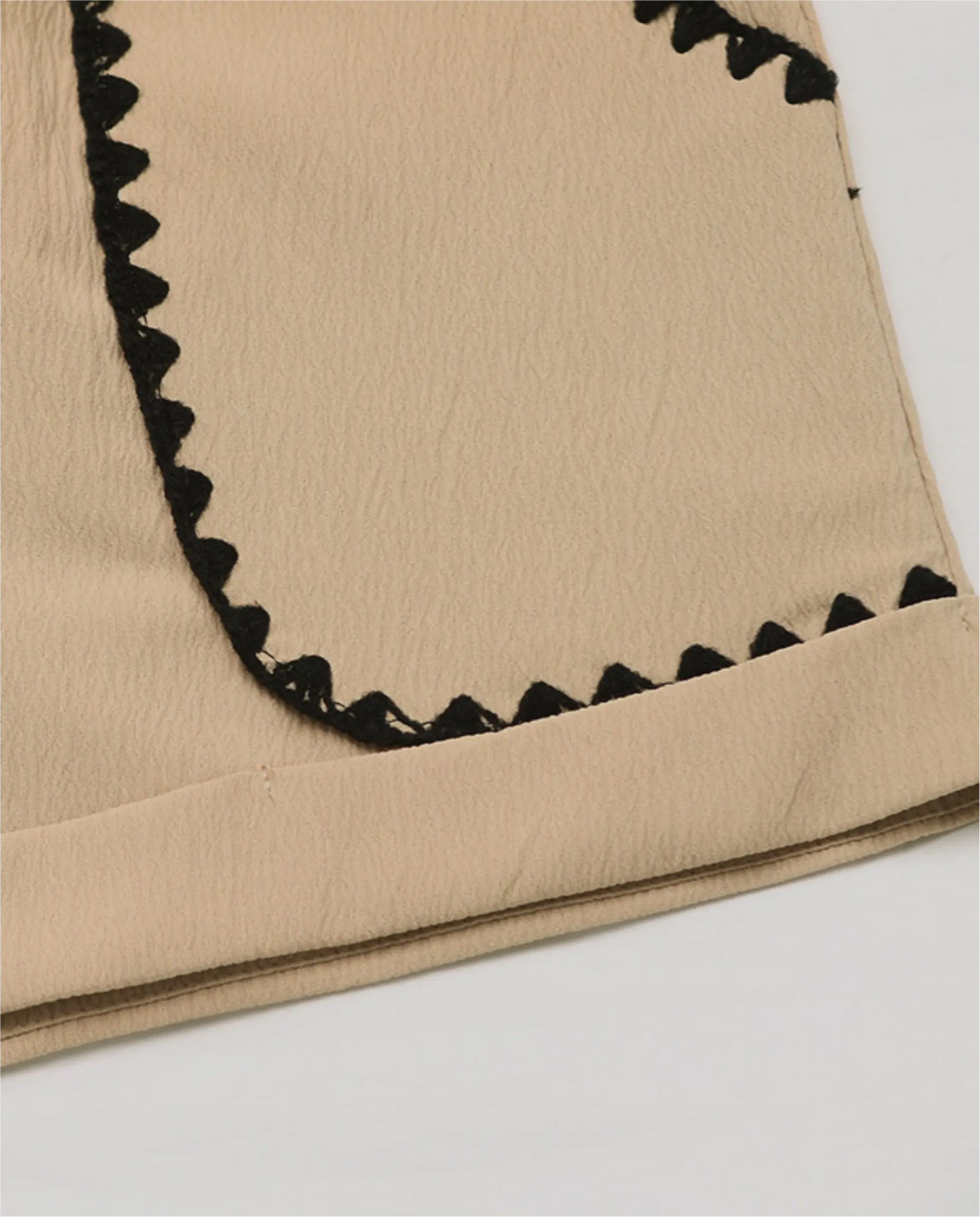 Pantalones Cortos Beige de Cintura Alta con Cinturón
