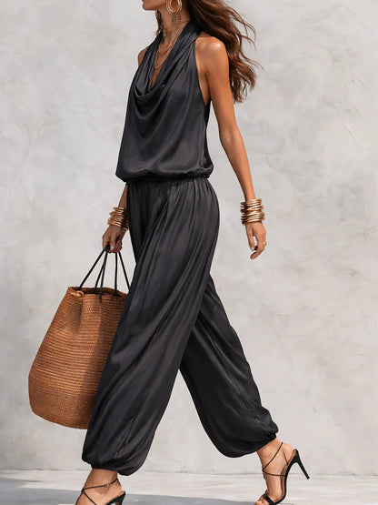 Conjunto de Top Sin Mangas con Cuello Halter y Pantalones Plisados