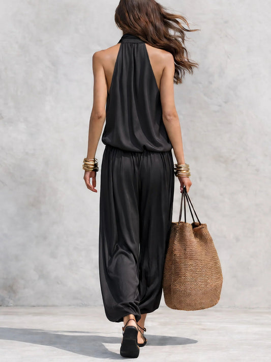 Conjunto de Top Sin Mangas con Cuello Halter y Pantalones Plisados