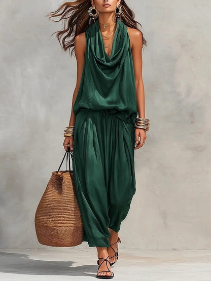 Conjunto de Top Sin Mangas con Cuello Halter y Pantalones Plisados
